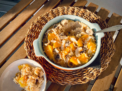 Hirse-Auflauf mit Orangen & Mandel-Kokos-Topping